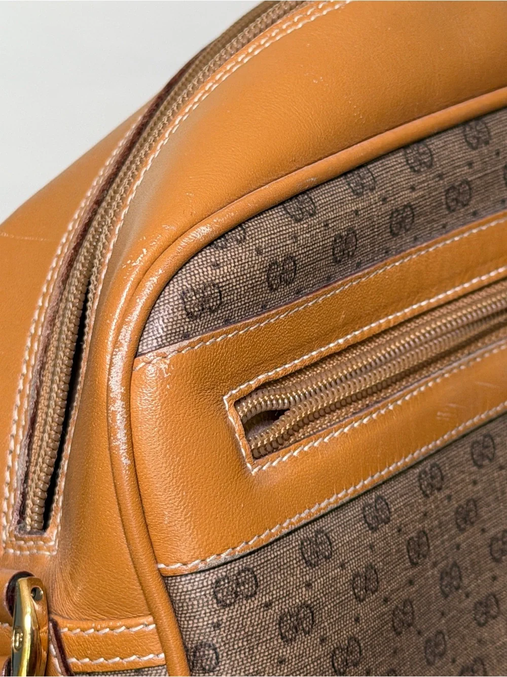 Vintage Gucci Micro GG Crossbody Bag 001.113.0942